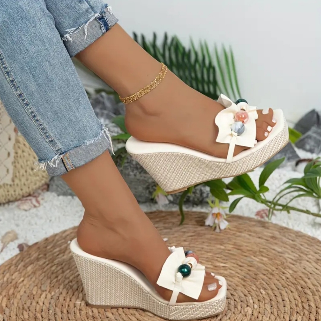 Nwt Sexy Wedge High Heels Faux Leather Size 7.5 Awesomely Decorated